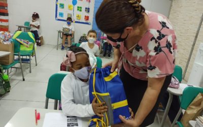 Estudantes INSP recebem seus óculos de realidade virtual!