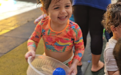 Diversão e Refresco: Nossos Pequenos do INSP Kids Aproveitam o Chuveirão!