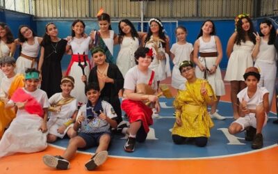 Aprendendo com a história em movimento! 🏛️✨